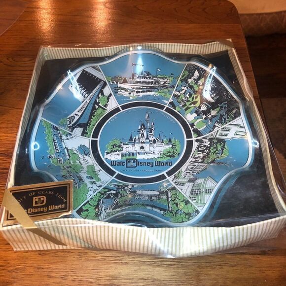 Vintage Walt Disney World 1970's Blue Glass Candy Dish Ashtray Plate Bowl NIB - Picture 1 of 3